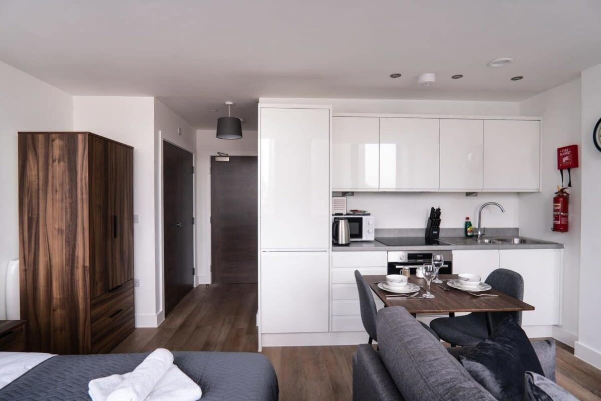 Stay Zeni, Alexandra Rise Manchester Chic Studio المظهر الخارجي الصورة