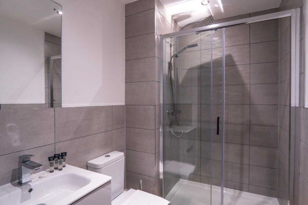 Stay Zeni, Alexandra Rise Manchester Chic Studio المظهر الخارجي الصورة