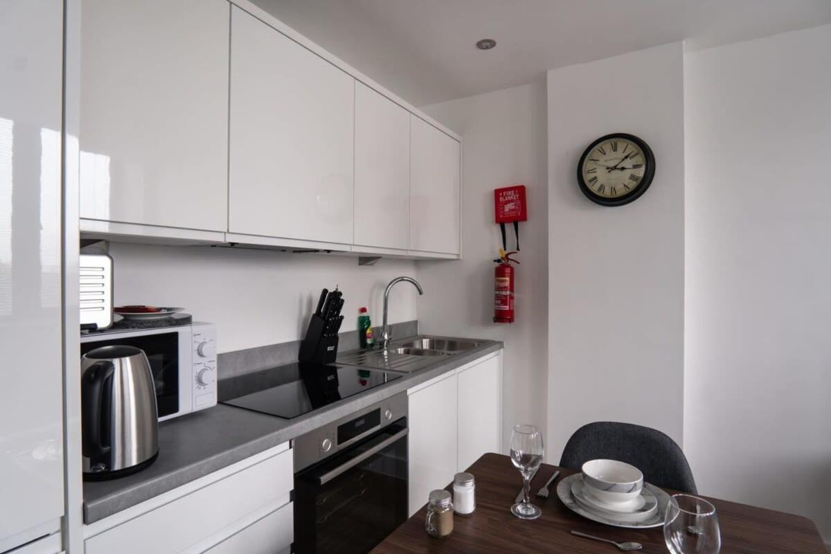 Stay Zeni, Alexandra Rise Manchester Chic Studio المظهر الخارجي الصورة