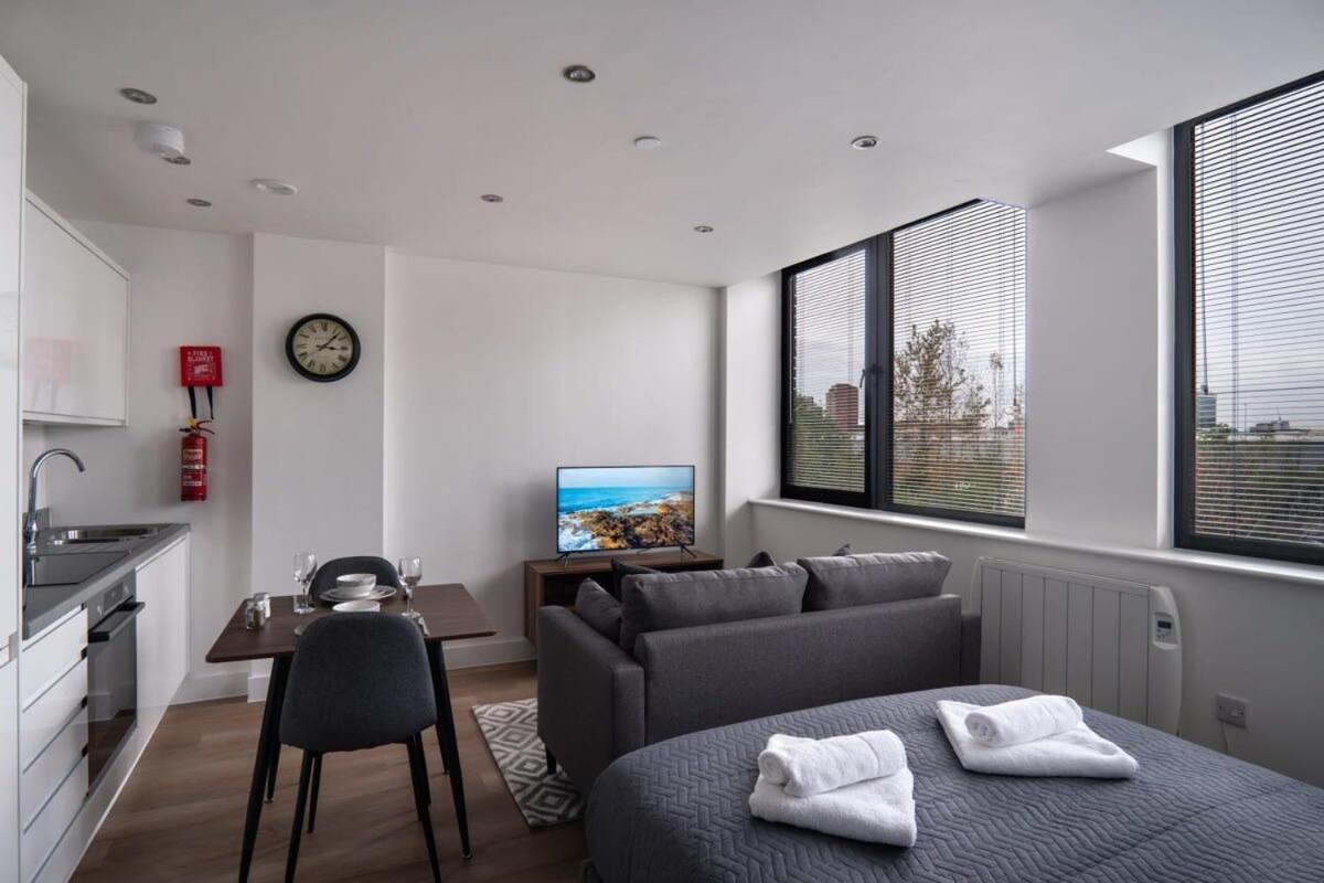Stay Zeni, Alexandra Rise Manchester Chic Studio المظهر الخارجي الصورة